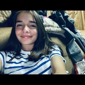 Meet your Posher, Alexis